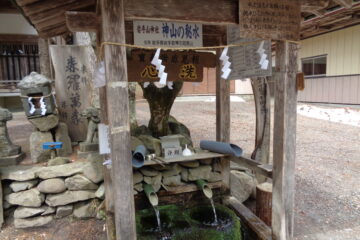 岩手山神社の湧水